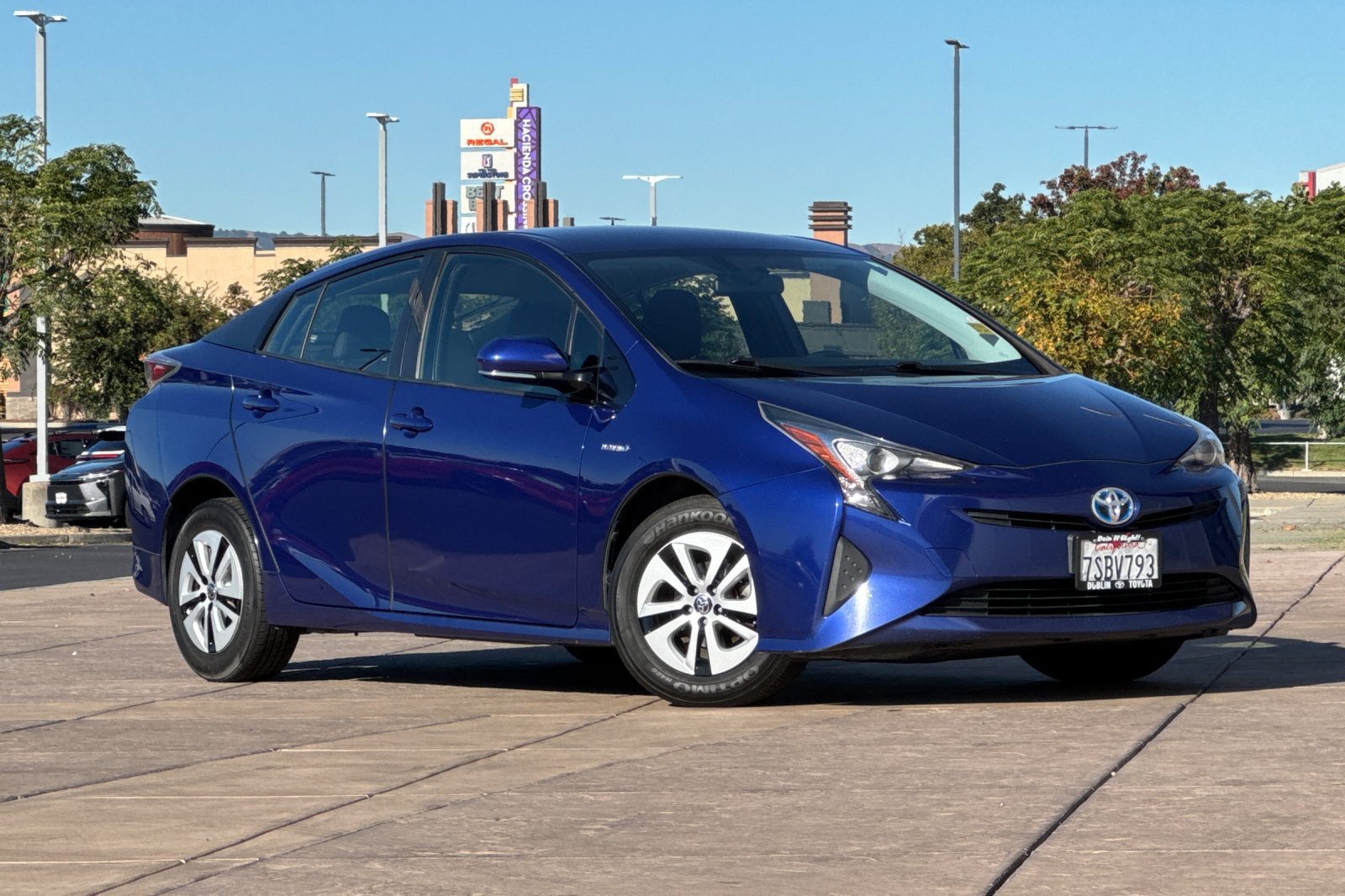 Used 2016 Toyota Prius Three FWD image 2