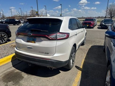 Used 2018 Ford Edge Titanium w/ Equipment Group 302A AWD/4WD image 14