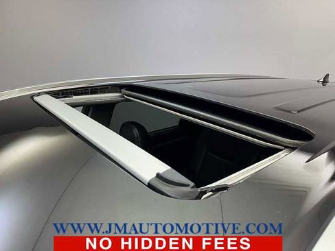 Used 2018 Toyota Highlander XLE image 11