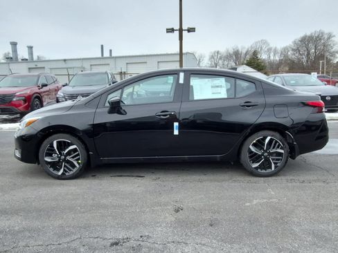 New 2025 Nissan Versa SR w/ Trunk Package image 5