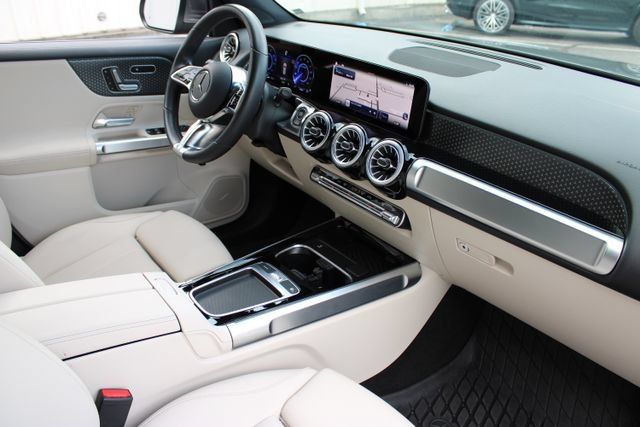 Used 2024 Mercedes-Benz EQB 300 4MATIC w/ Winter Package image 12