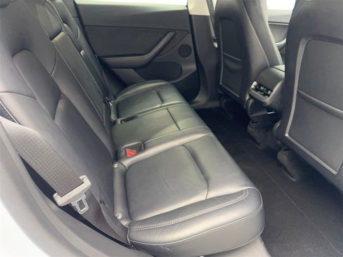 Used 2022 Tesla Model Y Performance image 39