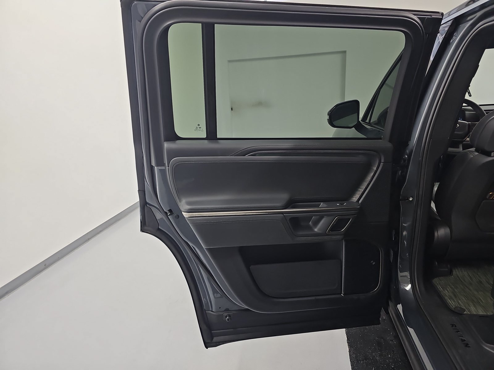 Used 2024 Rivian R1S Adventure Quad AWD/4WD image 17