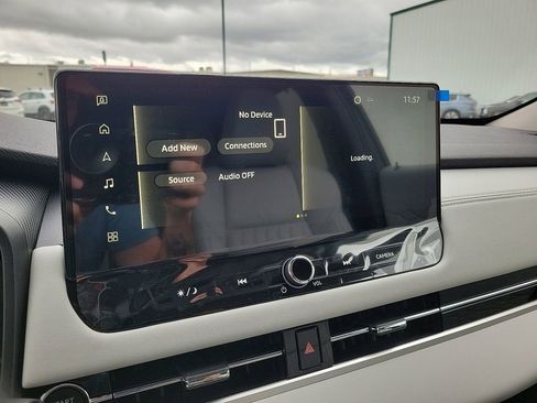 New 2025 Mitsubishi Outlander Platinum Edition image 13