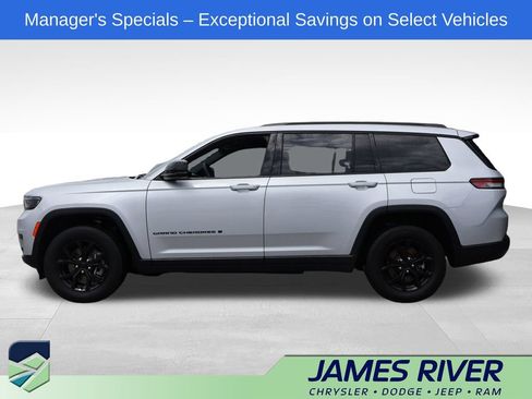 Used 2024 Jeep Grand Cherokee L Laredo AWD/4WD image 2