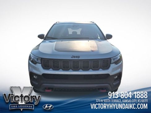 Used 2026 Jeep Compass Trailhawk AWD/4WD image 8