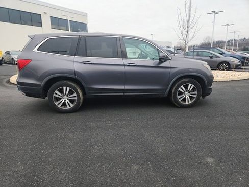 Used 2017 Honda Pilot EX image 6