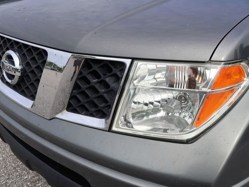 Used 2006 Nissan Frontier LE w/ (H01) Rockford Fosgate Pkg AWD/4WD image 3
