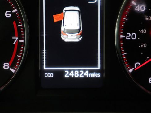 Used 2018 Toyota RAV4 SE w/ Power Extra Value Package image 35