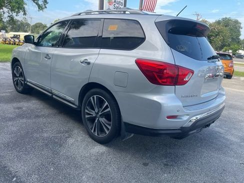 Used 2018 Nissan Pathfinder Platinum AWD/4WD image 5