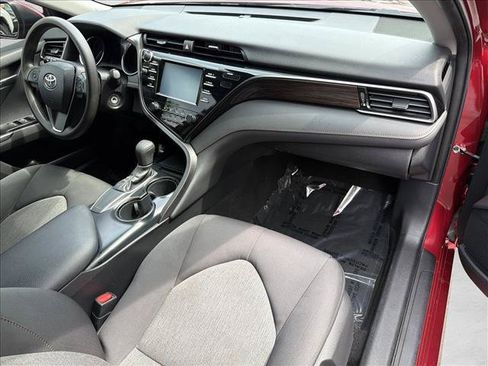 Used 2019 Toyota Camry LE FWD image 28