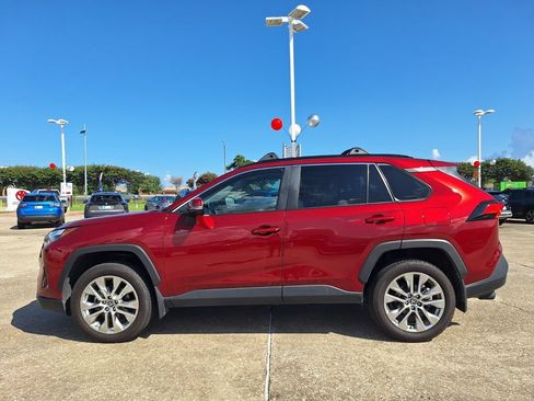 Used 2024 Toyota RAV4 XLE Premium FWD image 8