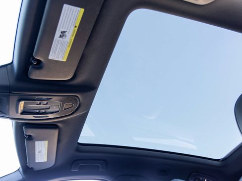 Certified 2025 Porsche Cayenne Coupe image 27