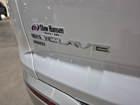 Certified 2024 Buick Enclave Premium AWD/4WD image 32