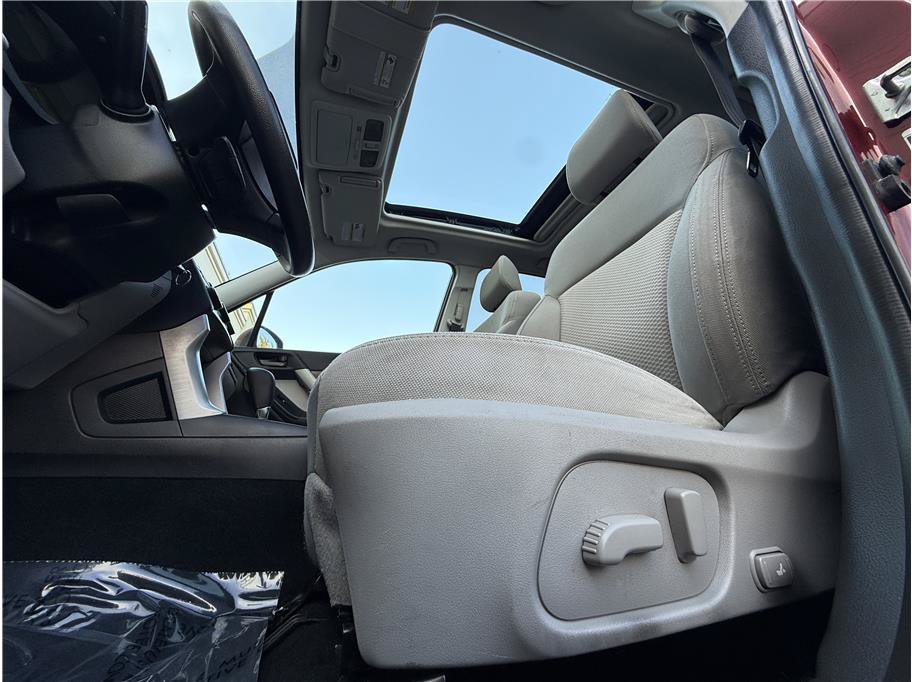 Used 2015 Subaru Forester 2.5i Premium w/ All-Weather Package AWD/4WD image 8