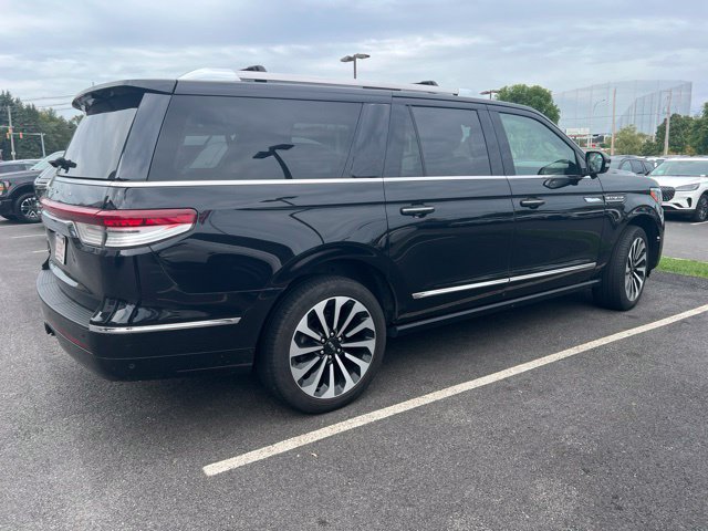 Used 2024 Lincoln Navigator L Reserve AWD/4WD image 4