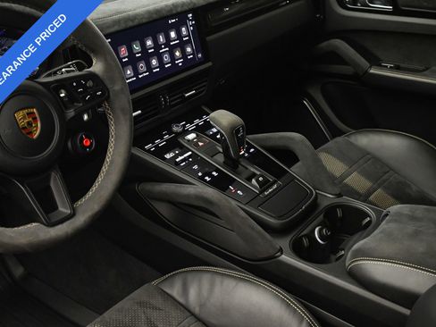 Used 2023 Porsche Cayenne Turbo GT image 39