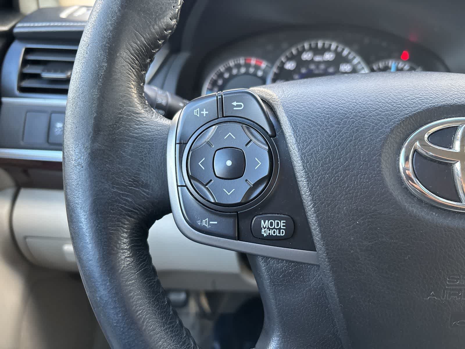 Used 2012 Toyota Camry XLE w/ Leather Pkg FWD image 12