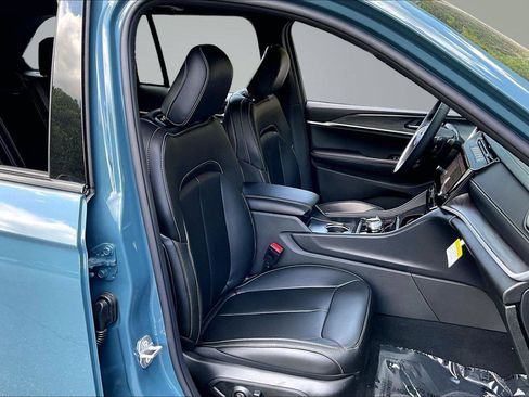 New 2026 Jeep Grand Cherokee Limited AWD/4WD image 8