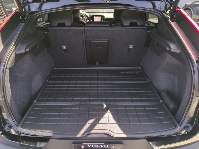 Certified 2023 Volvo C40 P8 Recharge Ultimate w/ Protection Package Premier AWD/4WD image 28
