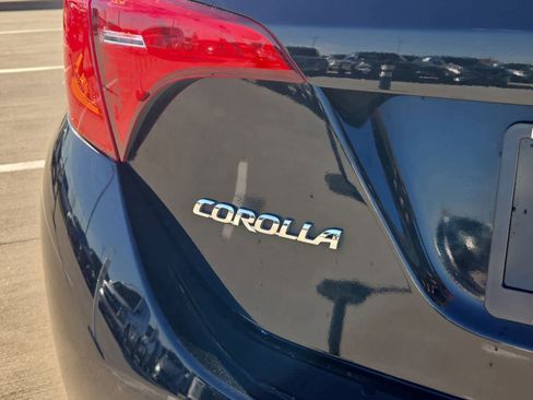 Used 2019 Toyota Corolla L image 11