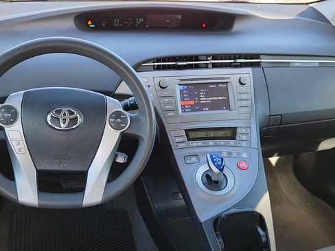 Used 2015 Toyota Prius Two image 27