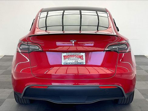 Used 2023 Tesla Model Y Long Range AWD/4WD image 3