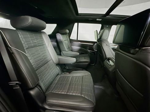 Used 2025 Cadillac Escalade Sport Platinum w/ LPO, Floor Liner Package AWD/4WD image 29