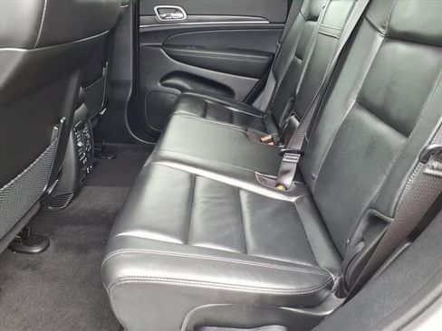 Used 2022 Jeep Grand Cherokee Limited image 17