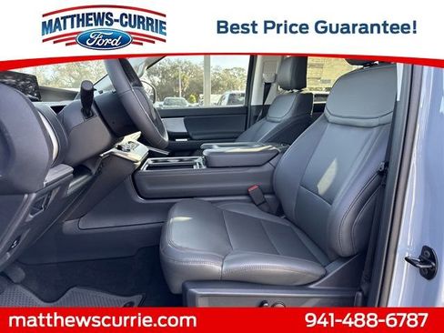 New 2025 Ford Expedition Active image 9