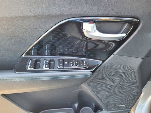 Used 2022 Kia Niro EX Premium w/ Cold Weather Package FWD image 24