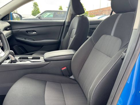 Used 2025 Nissan Sentra SV FWD image 24