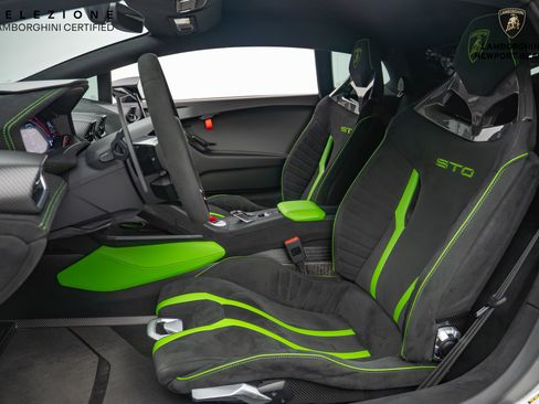 Used 2023 Lamborghini Huracan STO RWD image 24