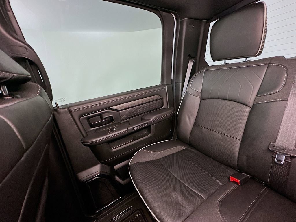 Used 2025 RAM 2500 Limited AWD/4WD image 12