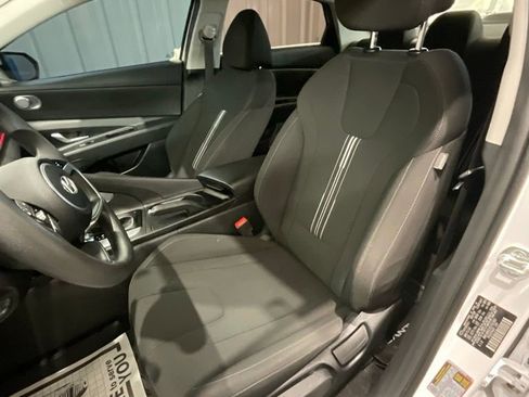 Used 2024 Hyundai Elantra SEL FWD image 10