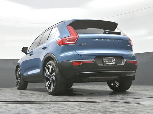 Used 2025 Volvo XC40 B5 Ultra AWD/4WD image 25