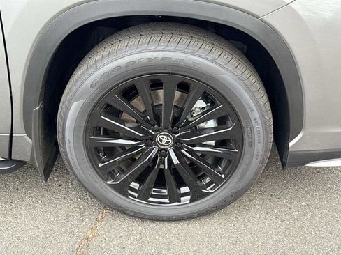 Used 2026 Toyota Highlander XSE image 7