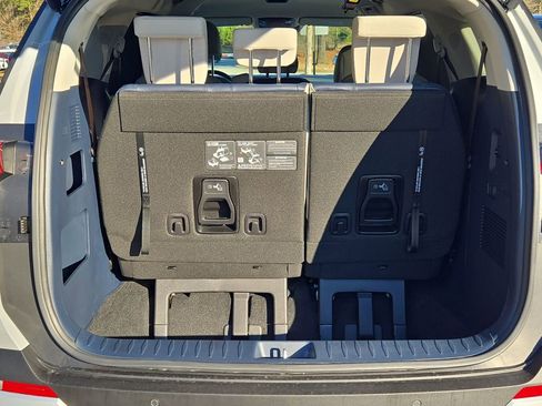 New 2026 Kia Carnival EX image 13