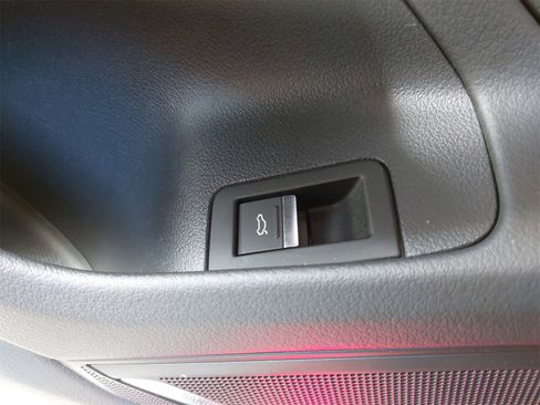 Used 2019 Audi A6 3.0T Premium Plus w/ Premium Plus Package image 32