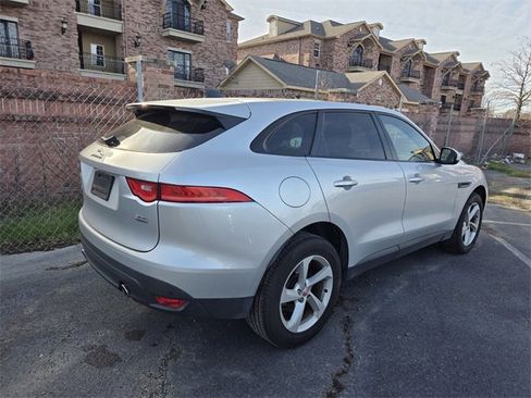 Used 2020 Jaguar F-PACE Premium image 5