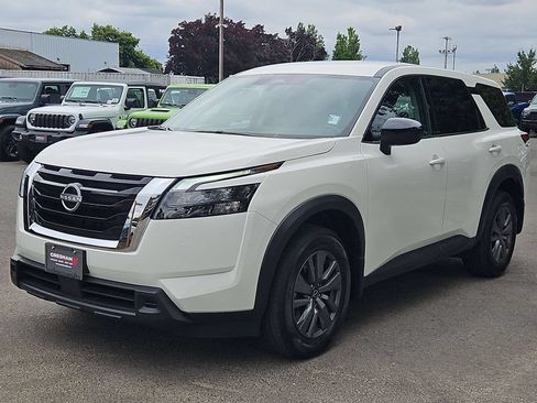 Used 2025 Nissan Pathfinder S AWD/4WD image 3