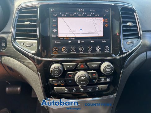 Used 2020 Jeep Grand Cherokee Altitude AWD/4WD image 15