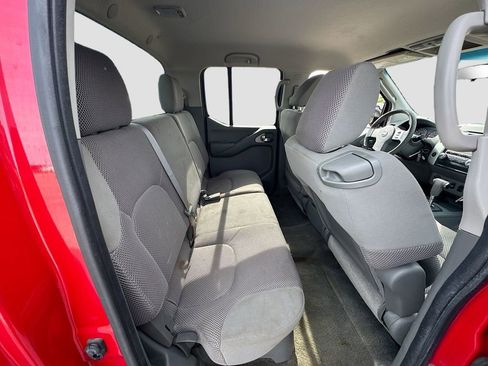 Used 2010 Nissan Frontier SE AWD/4WD image 23