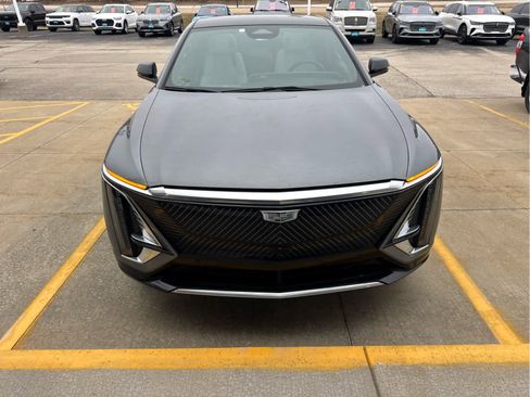 Used 2023 Cadillac Lyriq RWD Luxury image 6