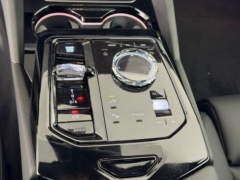 New 2026 BMW 550e xDrive image 15