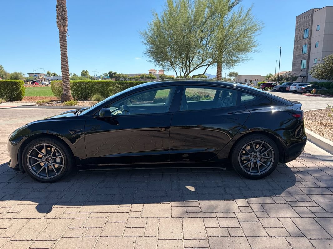Used 2022 Tesla Model 3 Long Range AWD/4WD image 5