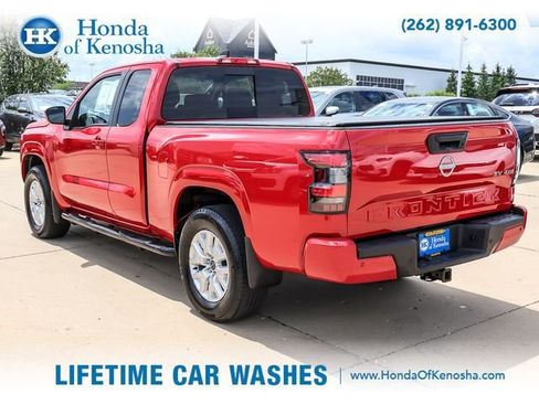Used 2023 Nissan Frontier SV w/ SV Convenience Package AWD/4WD image 3