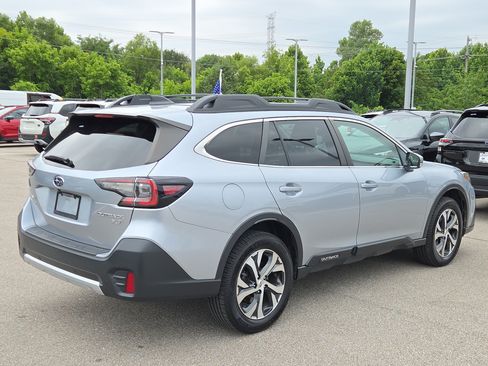 Used 2022 Subaru Outback Limited XT AWD/4WD image 3
