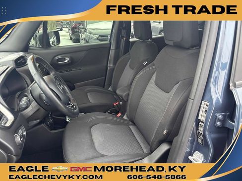 Used 2021 Jeep Renegade Latitude image 12