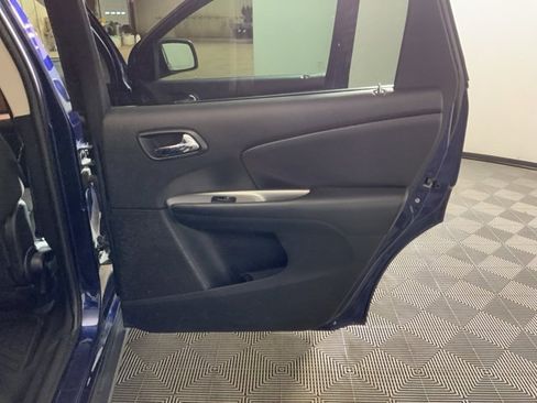 Used 2017 Dodge Journey SXT w/ Comfort/Convenience Group image 29